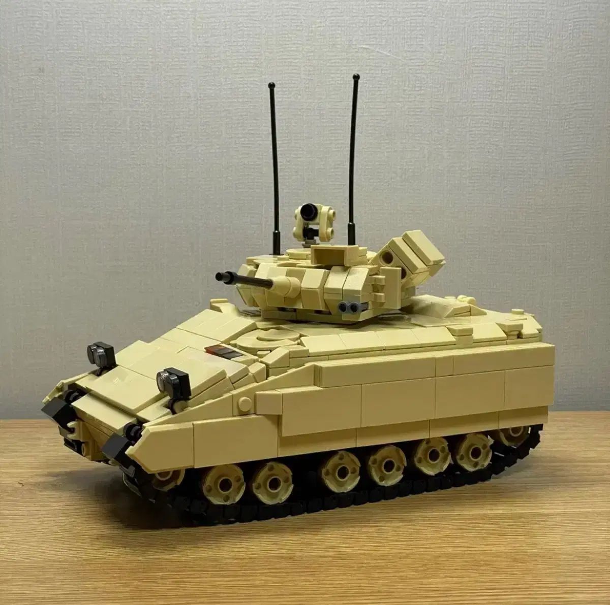 LEGO互換ブロック ミリタリー M2ブラッドレー 装甲車 M2 ブラッドレー 
