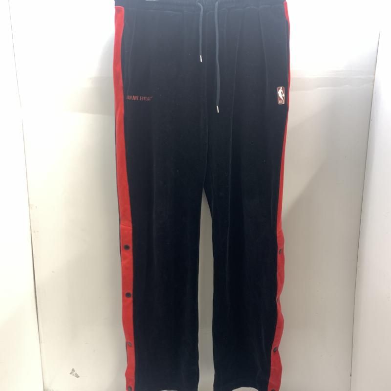【中古】WIND AND SEA×NBA マイアミヒート ベロアトラックパンツ L ブラック×レッド ウィンダンシー[92][240092322302] 中古】WIND AND SEA×NBA マイアミヒート ベロアトラックパンツ L