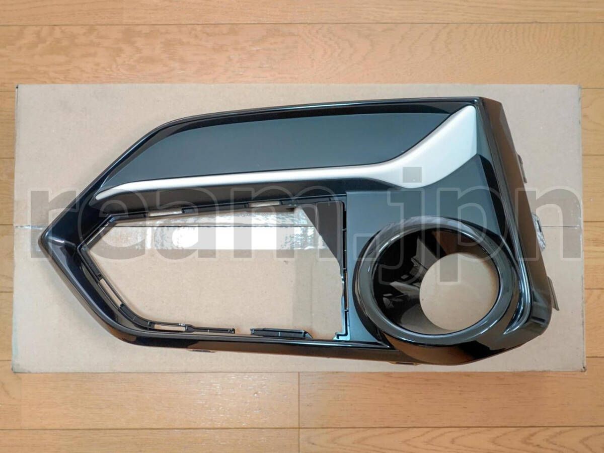 シビックタイプR FK8　後期　フロントバンパーサイドガーニッシュ　キズあり美品 新品ホンダ純正 シビック タイプR FK8 後期 フロントバンパー