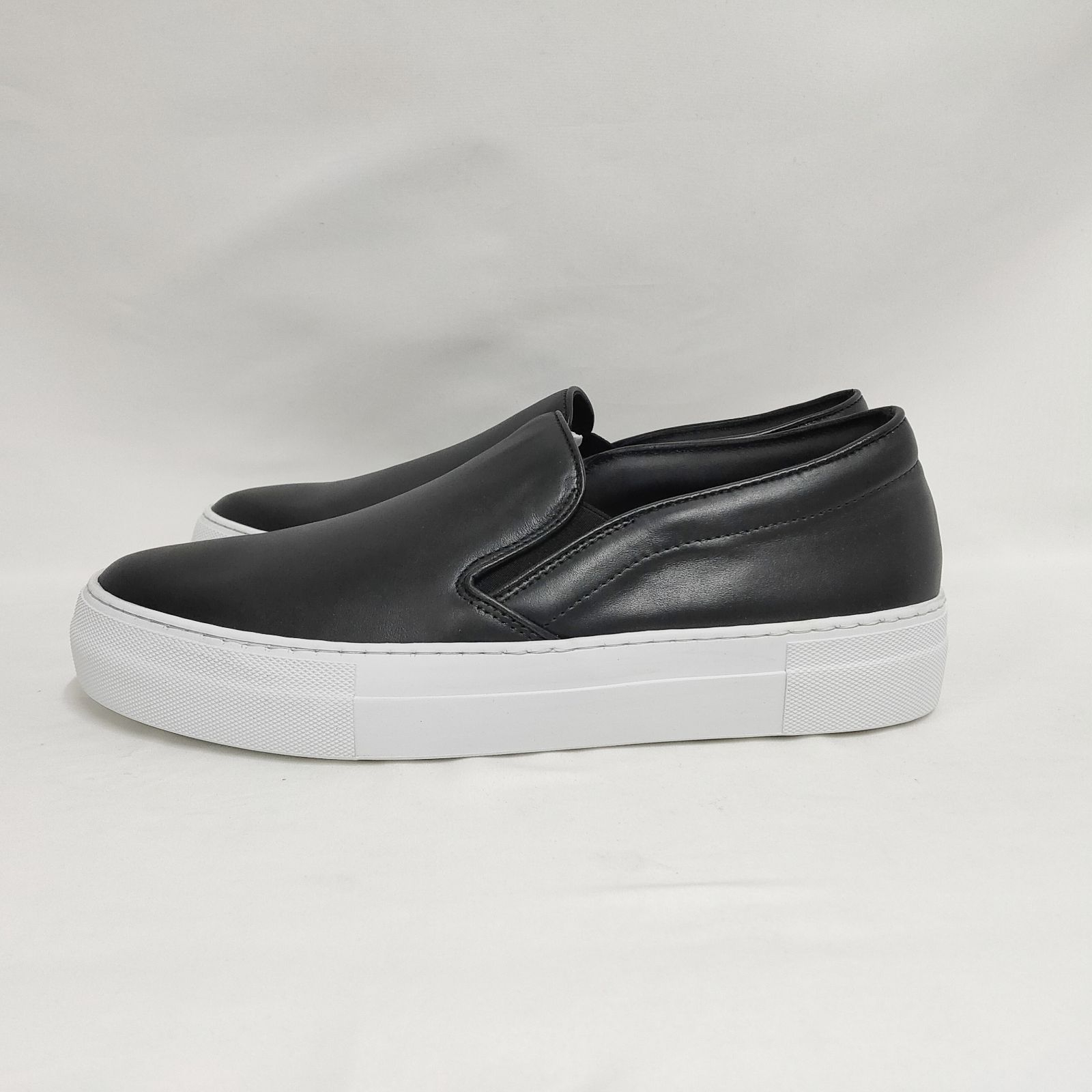 新品 未使用 ペリーコサニー スムースレザー スリッポン スニーカー