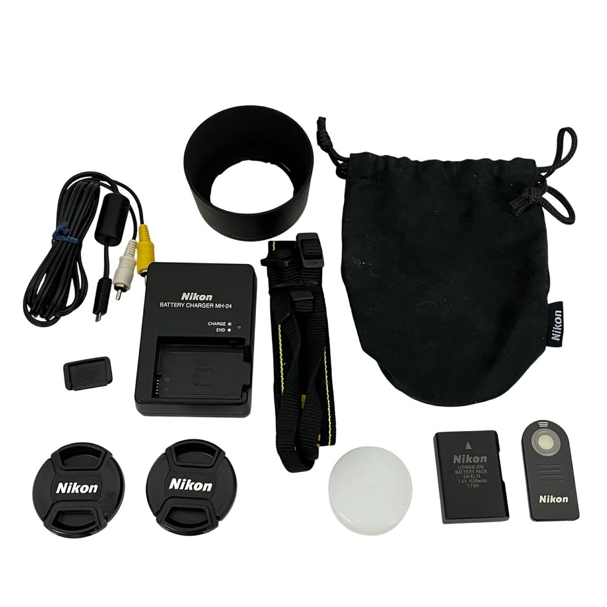 Nikon D3200 ダブルズームキット ブラック レンズ共にカビ・くもり有り