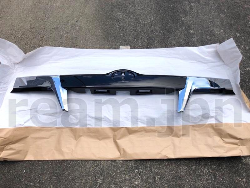 新品 トヨタ純正 80 エスクァイア 後期 バックドアガーニッシュ バック