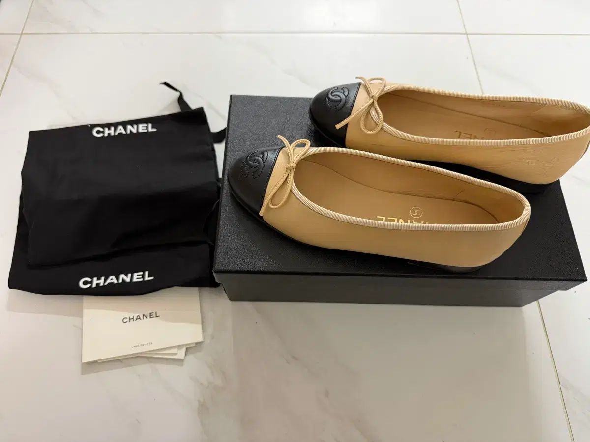 シャネル バレリーナ フラット ベージュ/ブラック 34サイズ - メルカリ