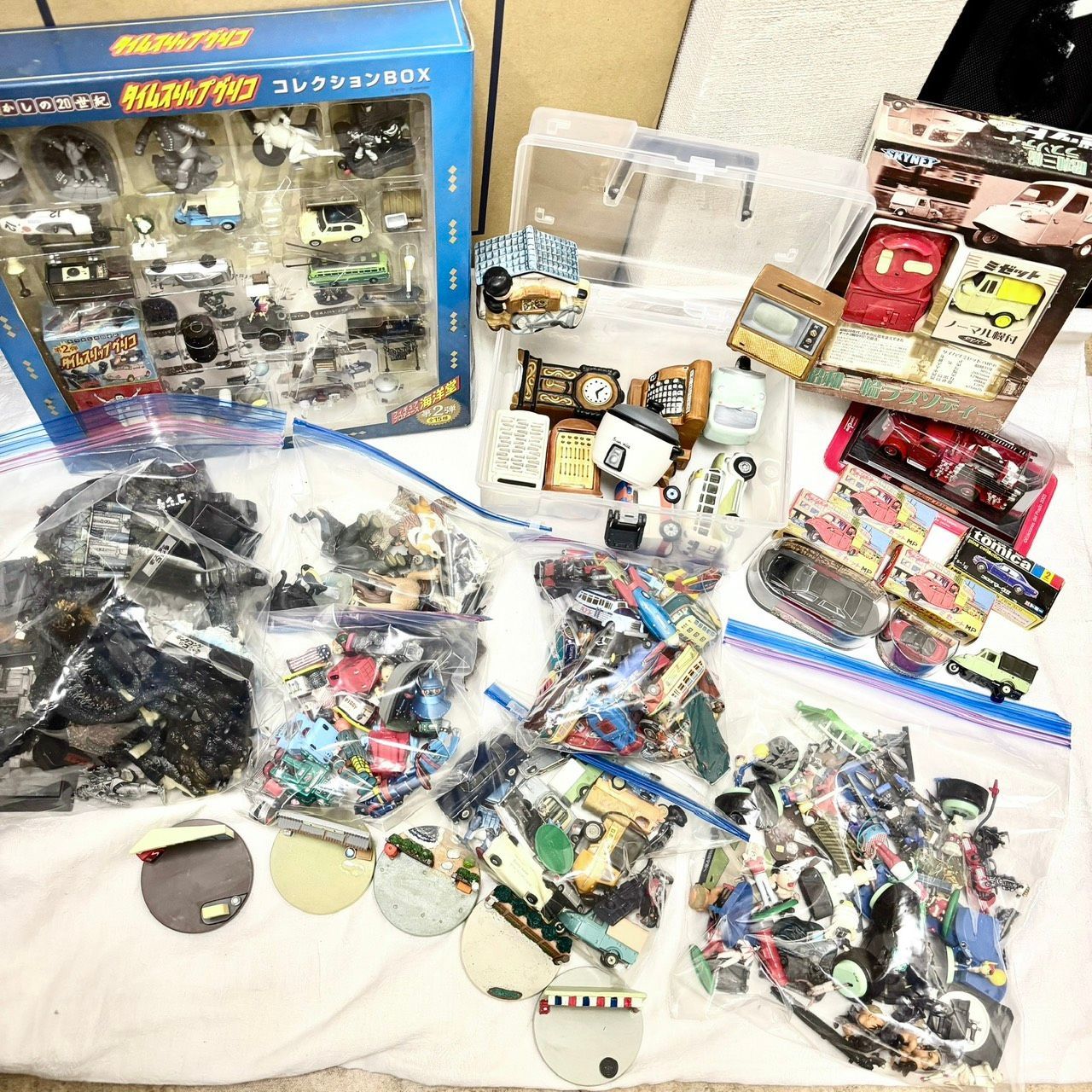 265 昭和レトロ フィギュア まとめ売り 三輪オート ゴジラ ブリキ