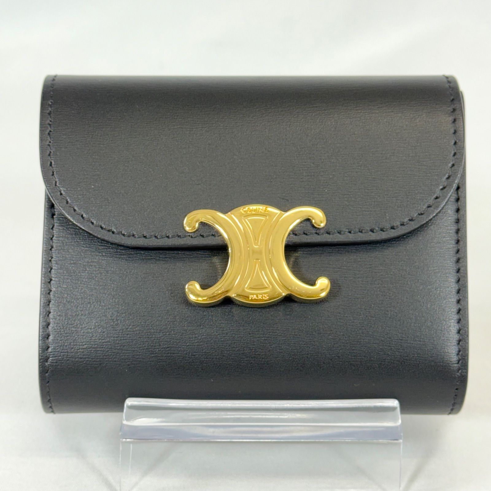 箱付き セリーヌ コンパクトウォレット 財布 トリオンフ フラップ 金具 グレー CELINE（セリーヌ） 三つ折り財布(小銭入れあり) トリオンフ スモール