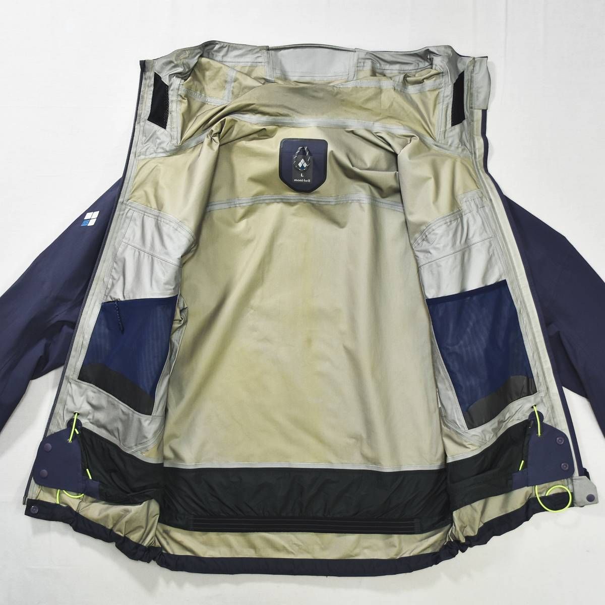 アウトドアジャケット ウィンドブレーカー