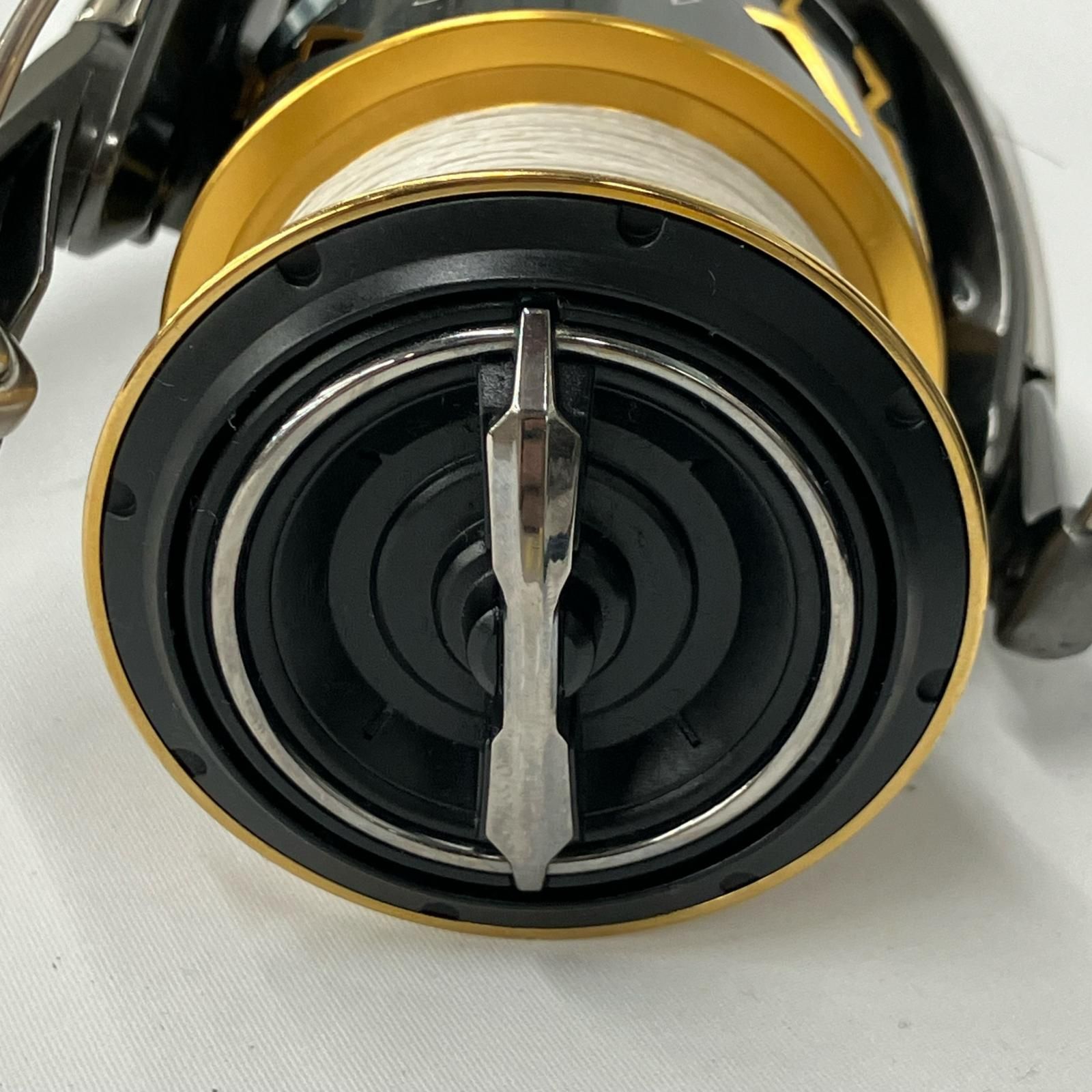 △△SHIMANO シマノ スピニングリール 20 ツインパワー ハンドルノブ変更済 04147