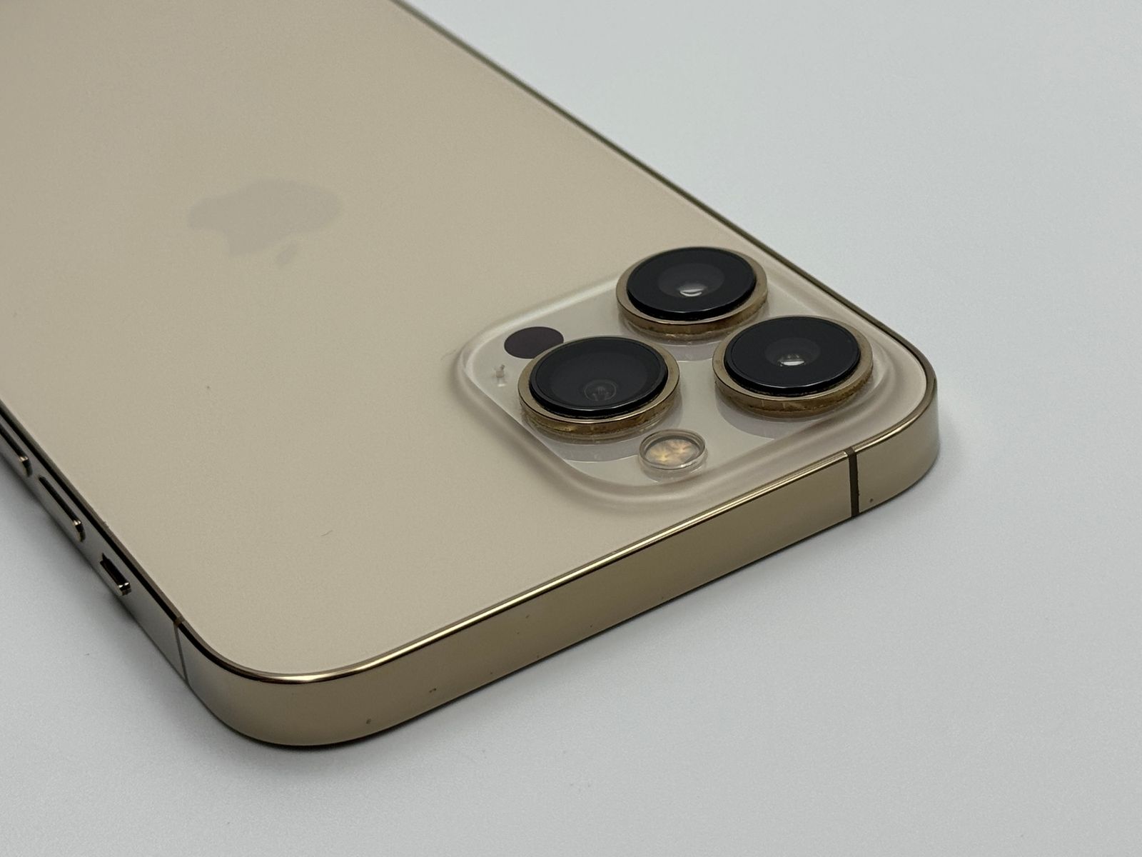 iPhone 13 Pro Max ゴールド 82%バッテリー iPhone 13 Pro Max ゴールド 82%バッテリー 秋葉館 iPhone13 ProMax 用