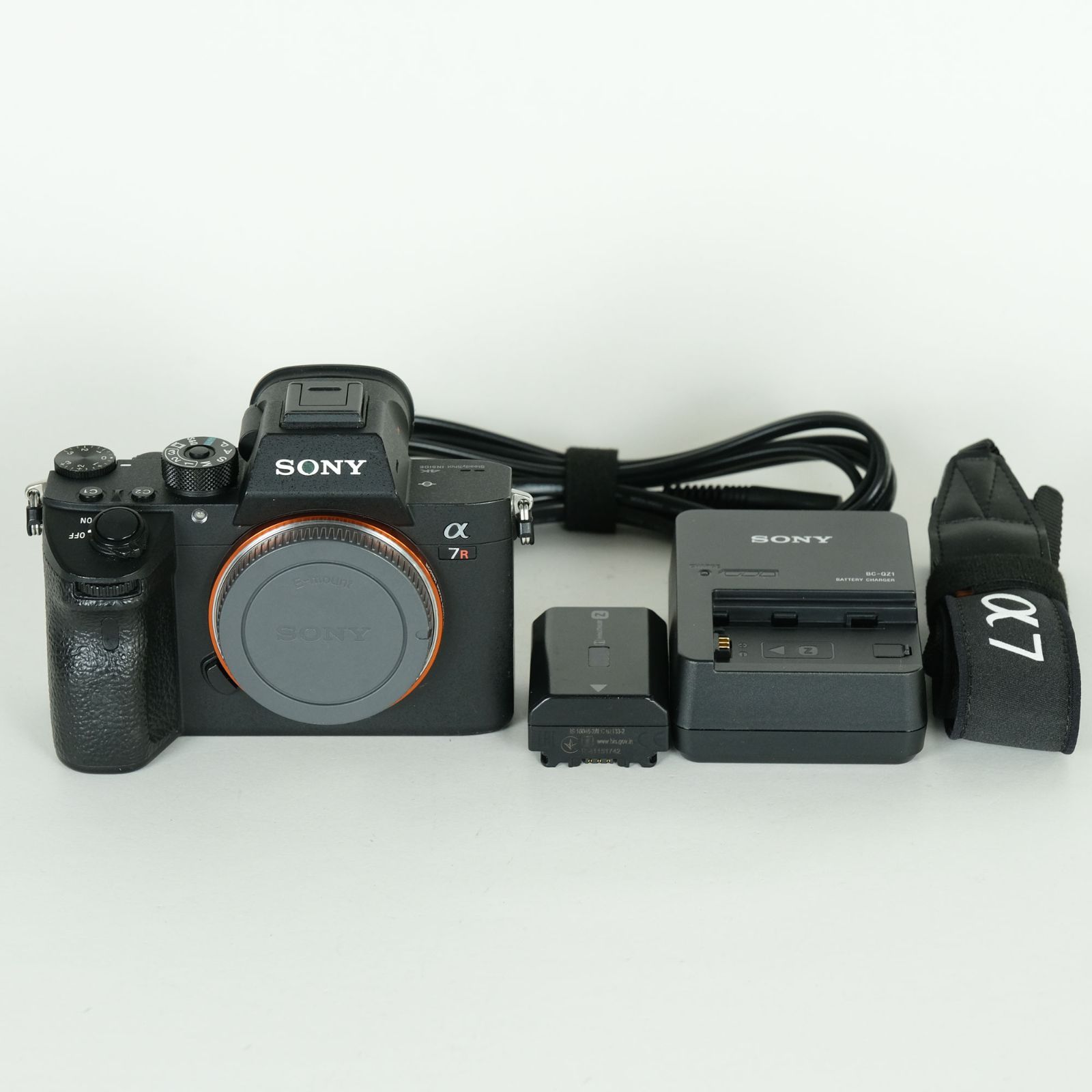 良品 | シャッター数22,940回] SONY α7R III（ILCE-7RM3） | SONY E
