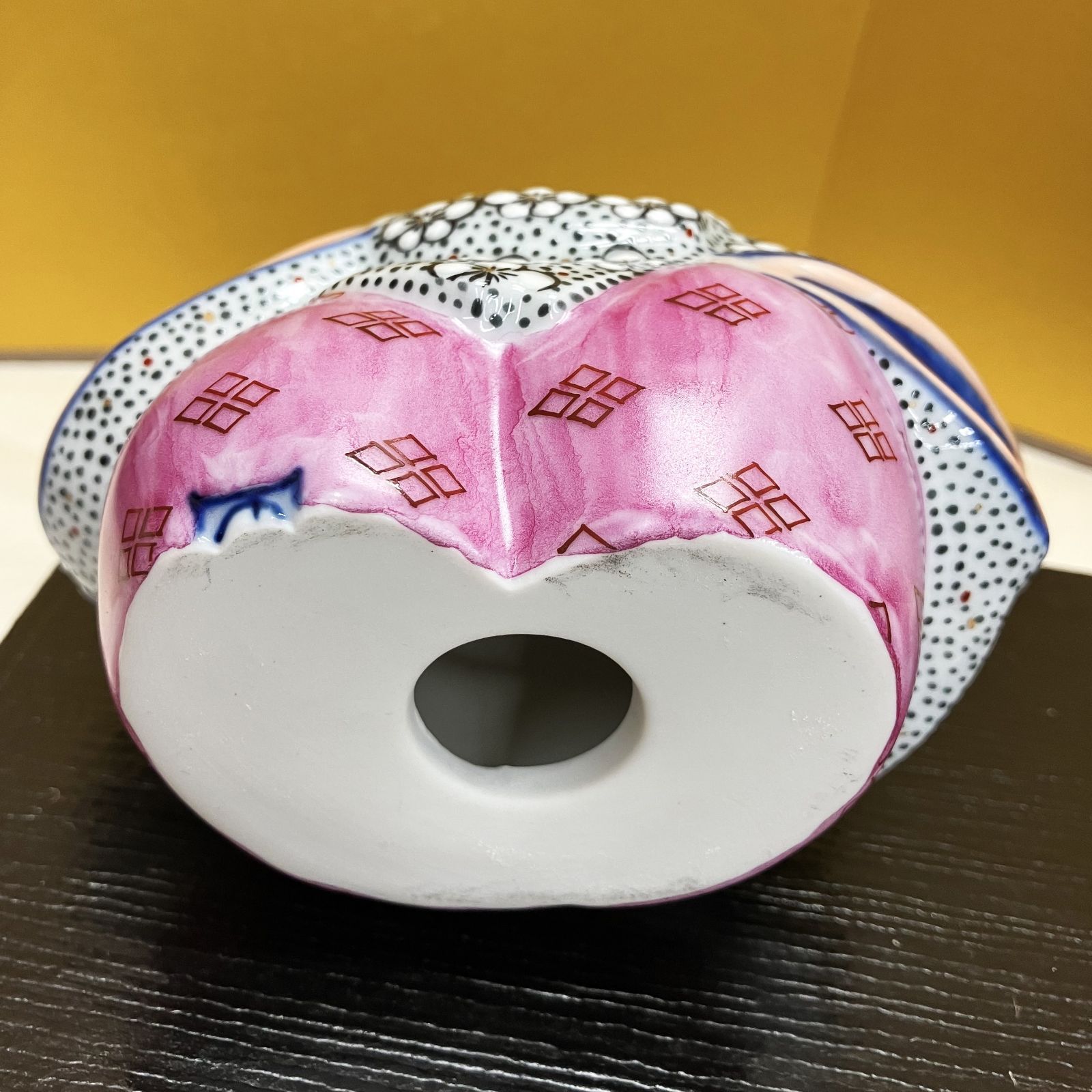 伊万里焼 畑萬陶苑 色絵夫婦雛 花入れ☆ 伊万里焼 畑萬陶苑 色絵夫婦雛