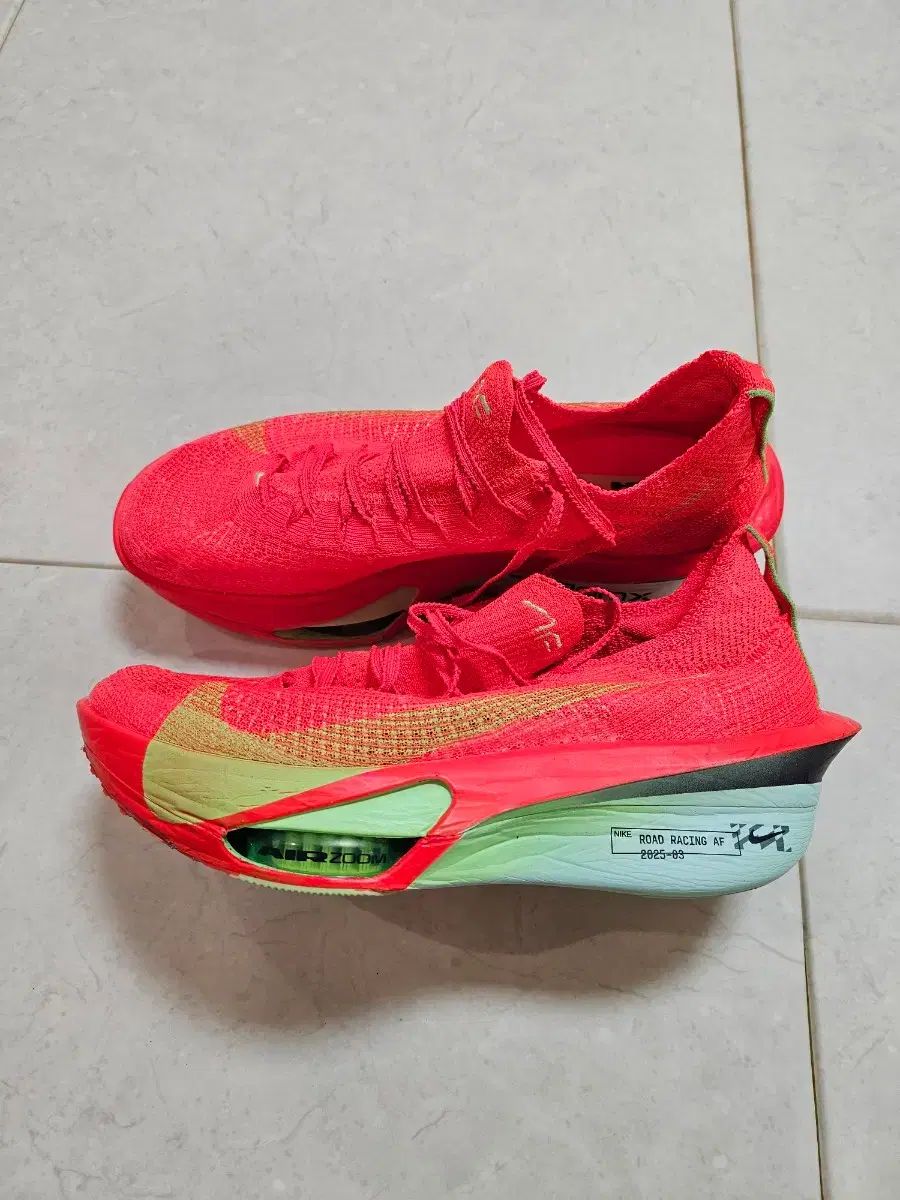 ナイキ アルファフライ3 クリムゾン 265 - メルカリ