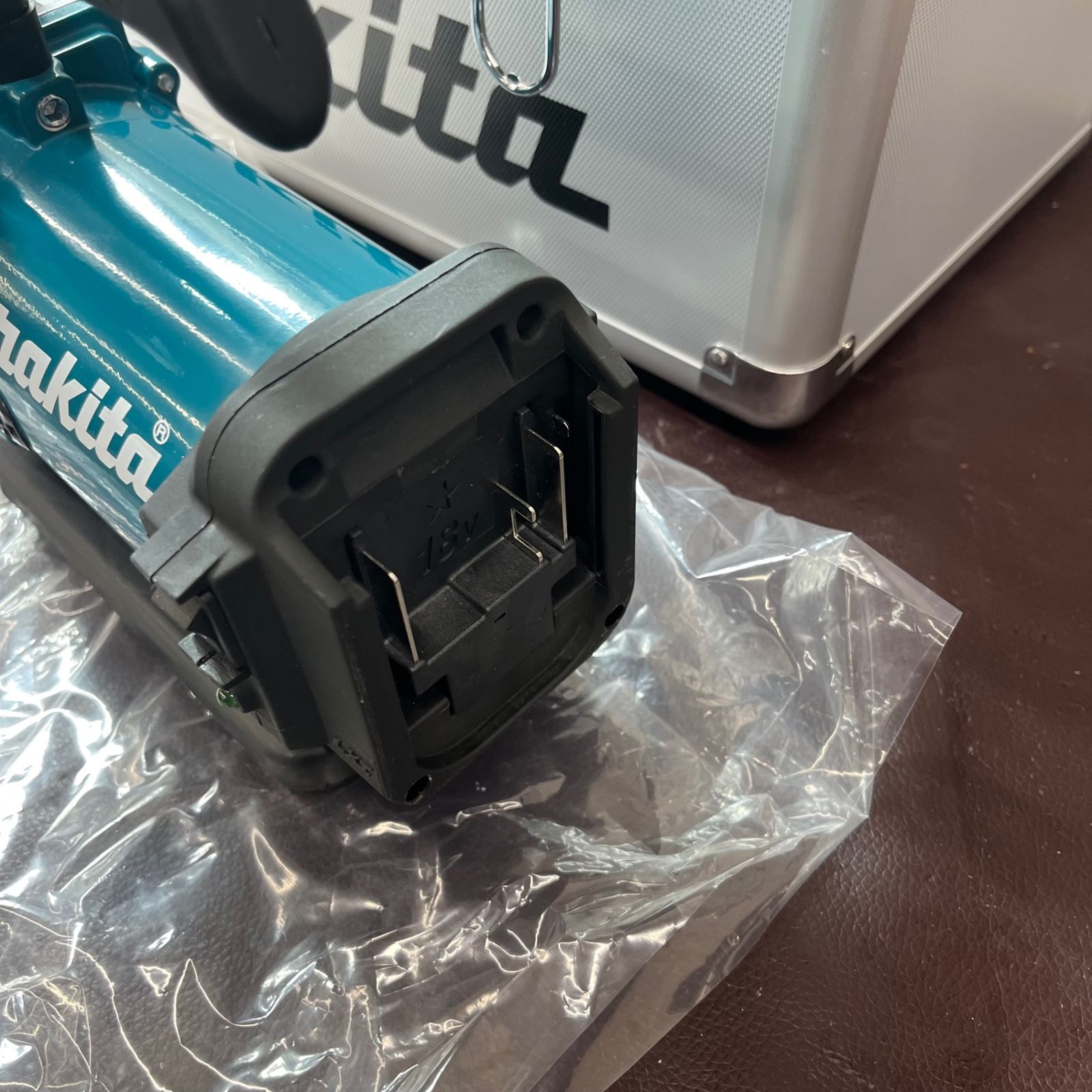 ♥ 店頭展示品 マキタ makita コードレス真空ポンプ