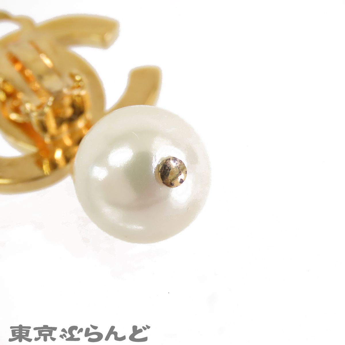 CHANEL ターンロックゴールドイヤリング