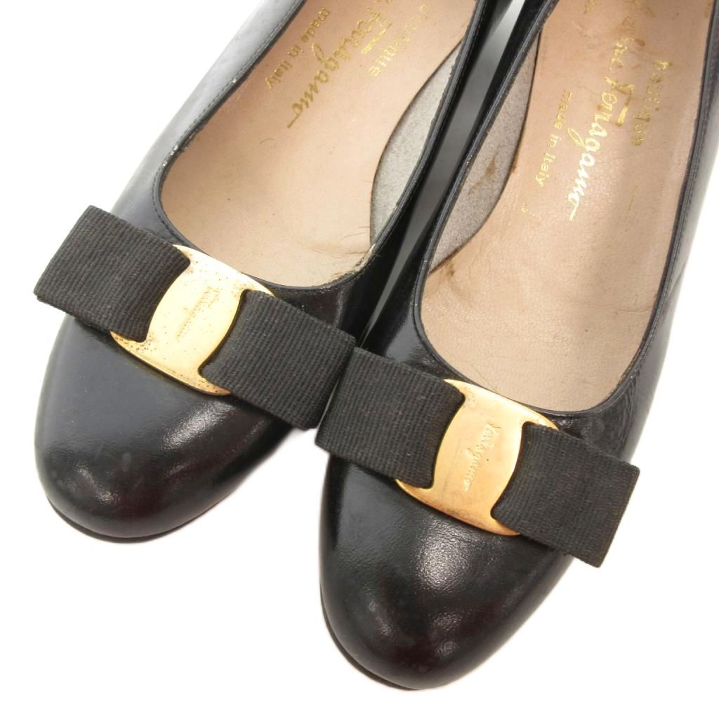 サルヴァトーレフェラガモ　ヴァラリボン　パンプス　ラウンドトゥ　バイカラー　6 サルヴァトーレフェラガモ Salvatore Ferragamo ヴァラ リボン