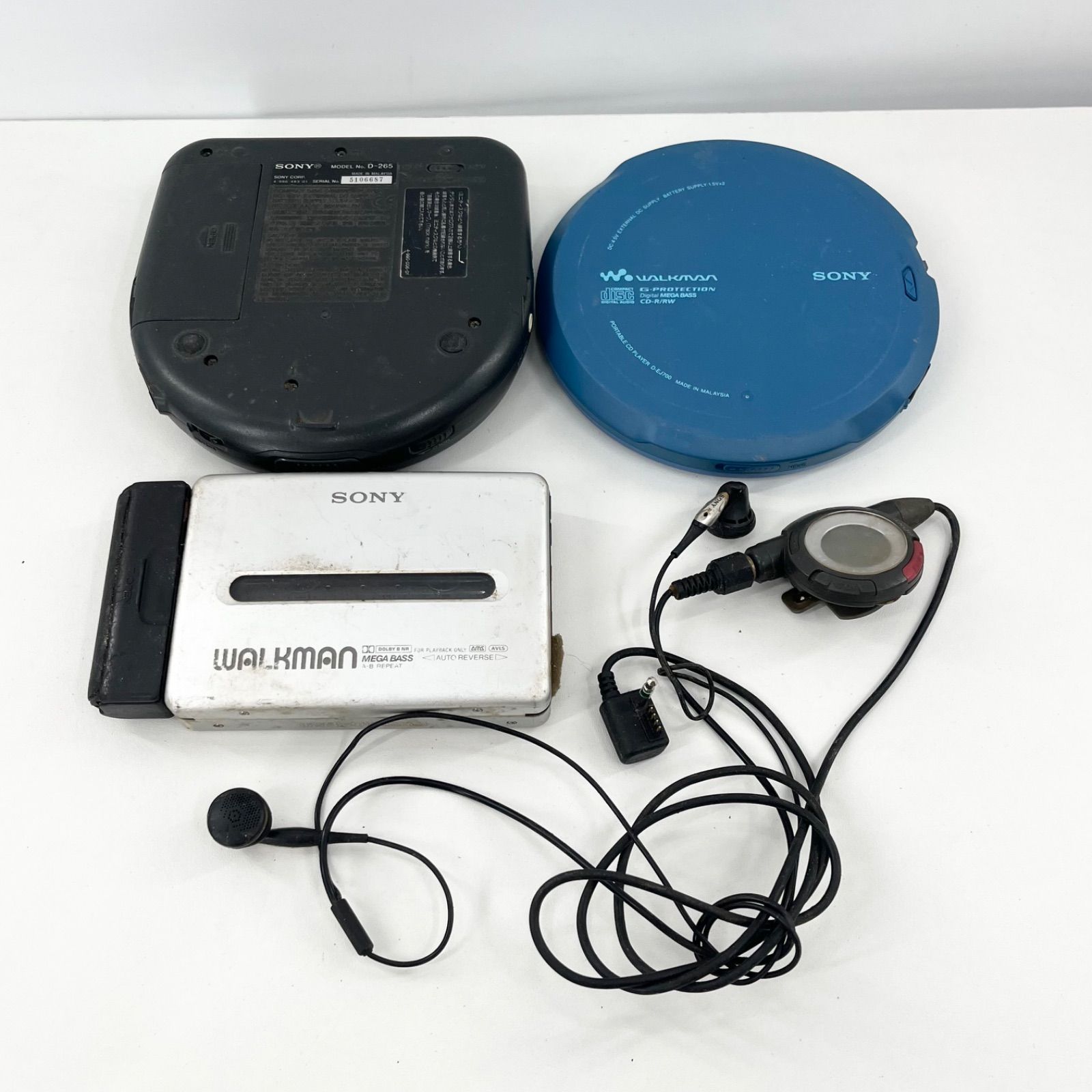 SONY WALKMAN DD ソニーカセットウォークマン！ジャンクですが美品！ SONY ソニー ウォークマン ディスクマン まとめ売り WM-GX677 D-265 D