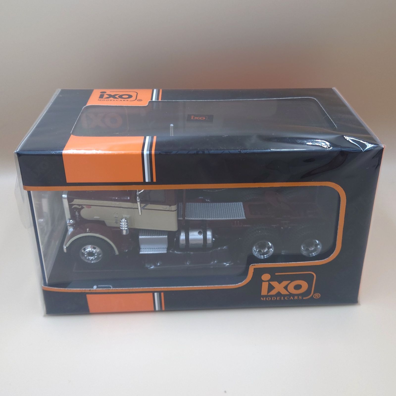 1/43 ピータービルト 281 1955 ixo製ダイキャスト製ミニカー - メルカリ