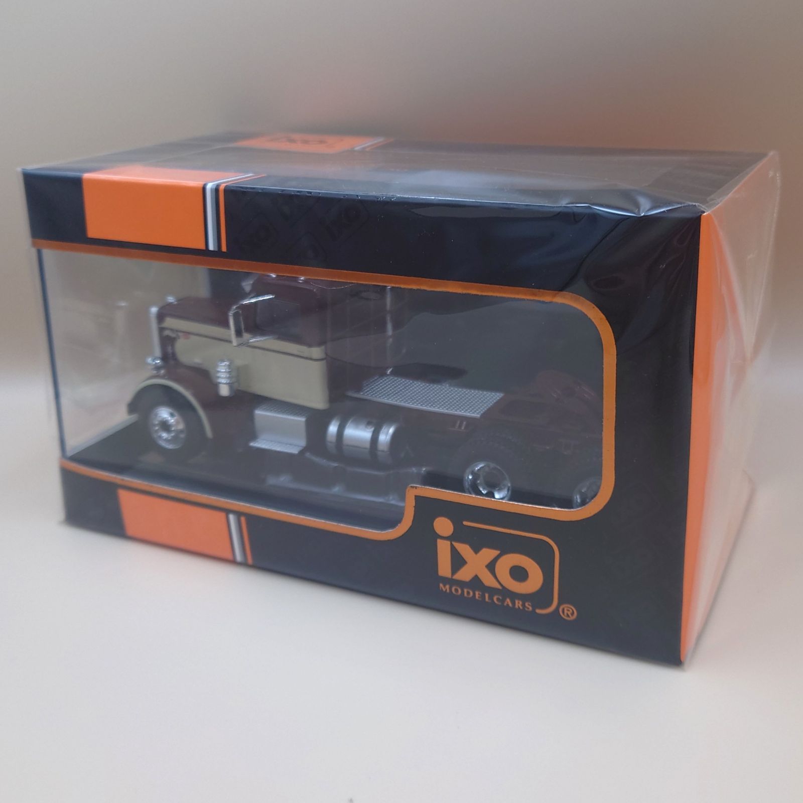 1/43 ピータービルト 281 1955 ixo製ダイキャスト製ミニカー - メルカリ