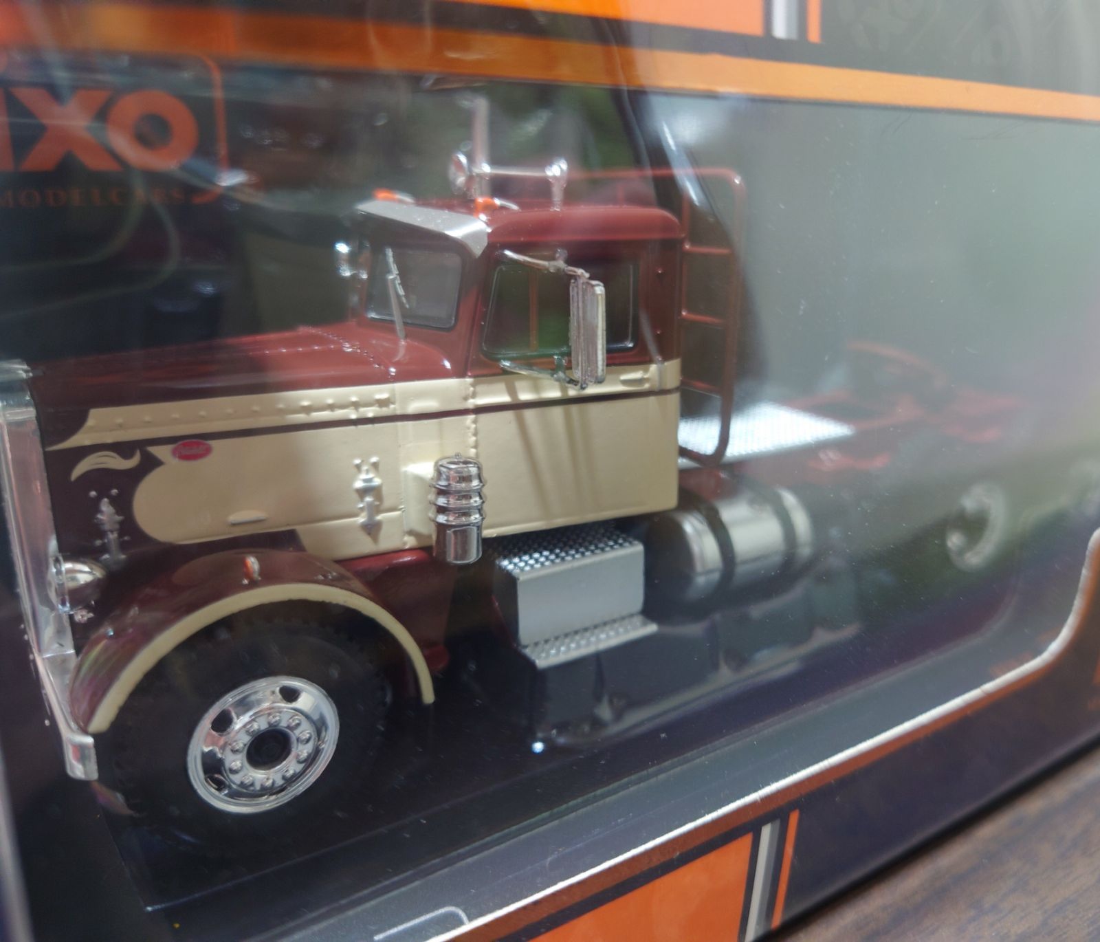 1/43 ixo ピータービルト281 1955 映画「激突!」劇中車版 1/43 ixo