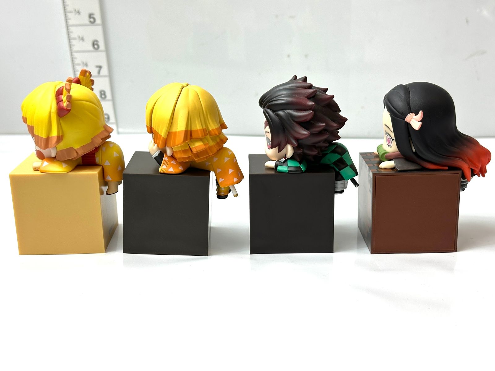 鬼滅の刃 ひっかけフィギュア 4個セット 善子 我妻善逸 竈門炭治郎