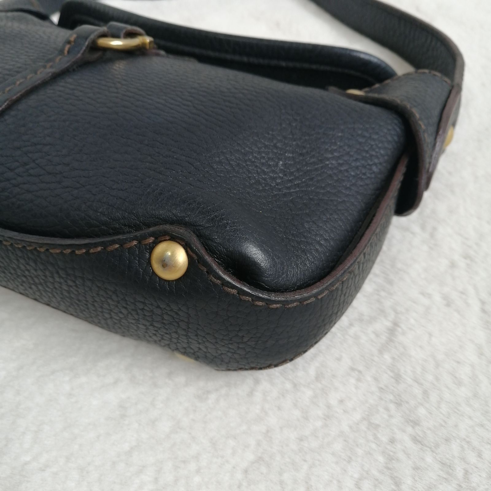 【美品】サルヴァトーレフェラガモ ポーチ レザー ガンチーニ ゴールド金具 黒 サルヴァトーレフェラガモ ハンドバッグ ワンショルダーバッグ