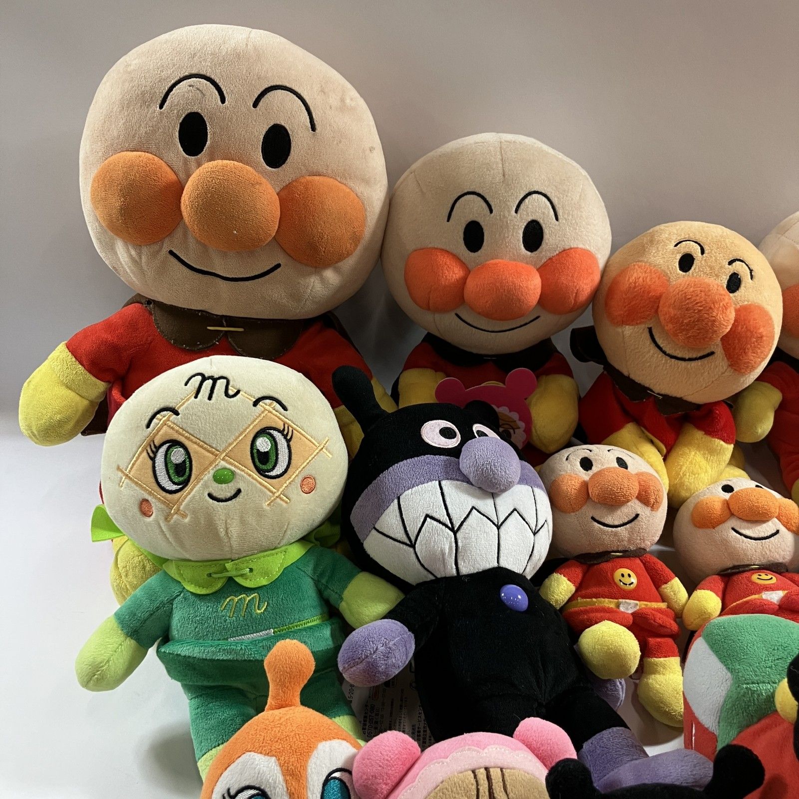 アンパンマン あんぱんまん おもちゃ ぬいぐるみ マスコット ドキンちゃん ばいきんまん 等 まとめ商品 5.3 kg