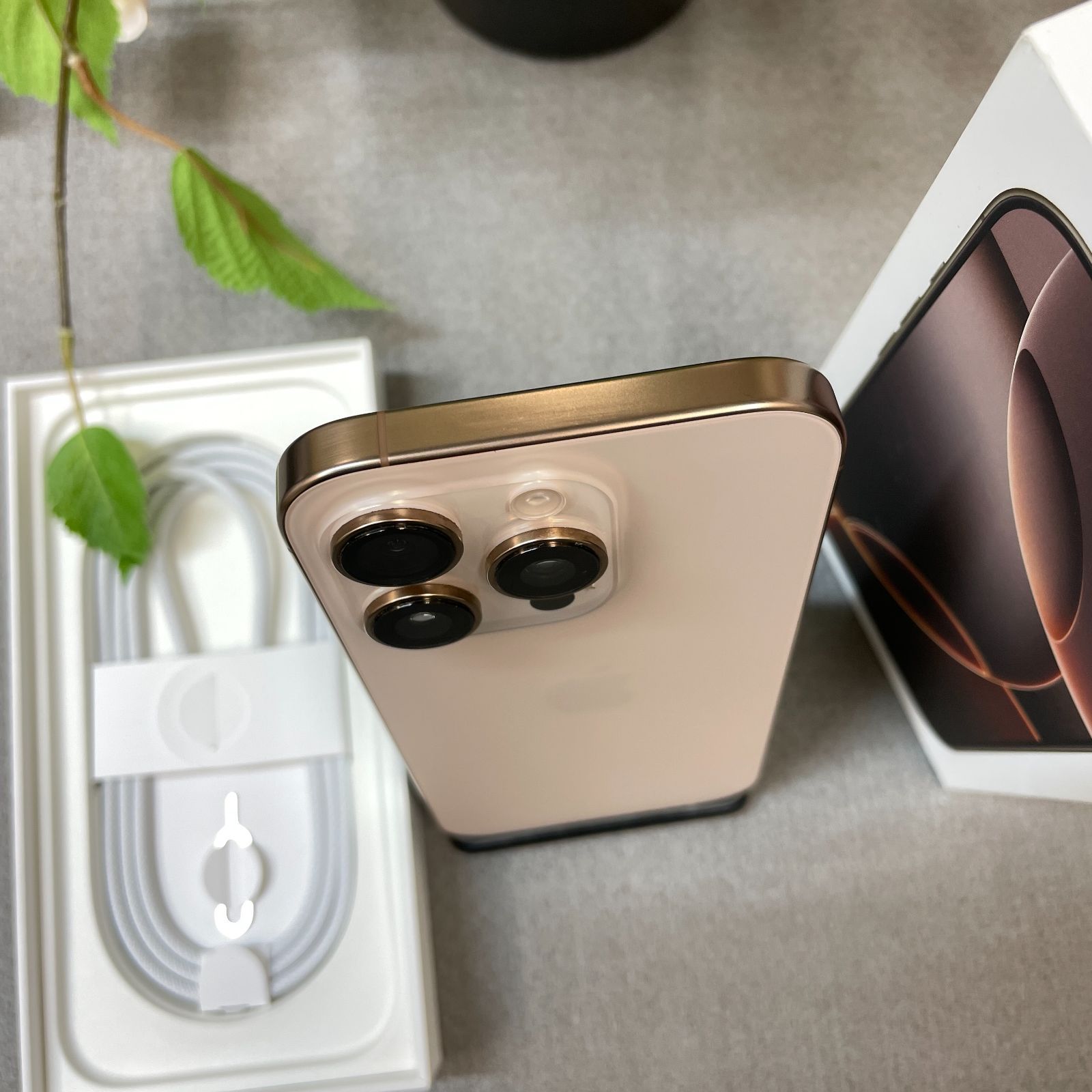 新品同様 iPhone 16Pro 128GB デザート 国内版 SIMフリー送料無料