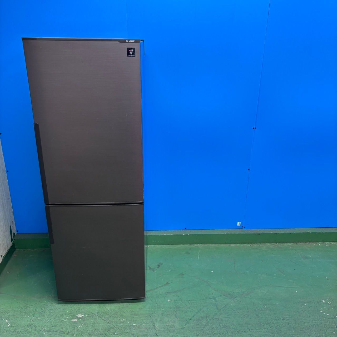 656 SHARP 中型冷蔵庫 小型 一人暮らし 200L強 271L 1〜2人暮らし用 右