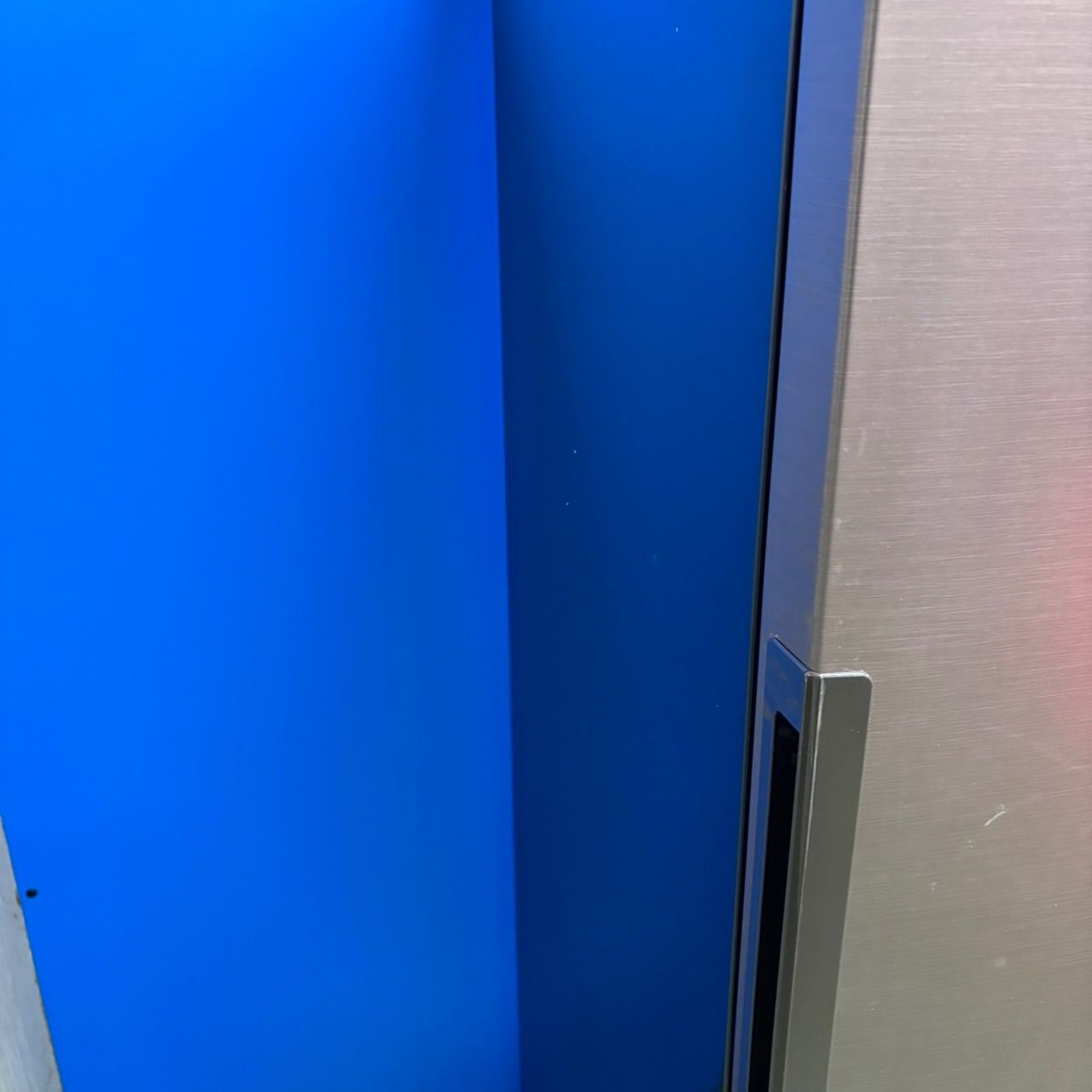 656 SHARP 中型冷蔵庫 小型 一人暮らし 200L強 271L 1〜2人暮らし用 右