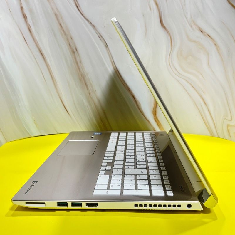 爆速Core i7☆美品☆バッテリー良好☆dynabookノートパソコン☆メモリ