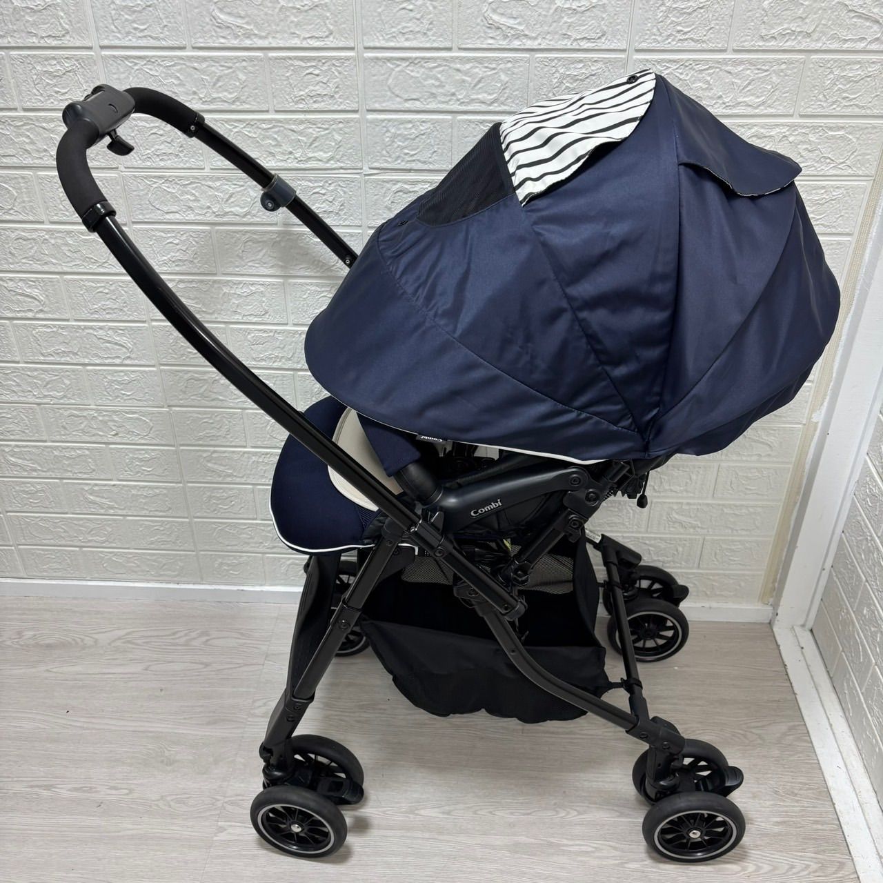 ルクスネイビー