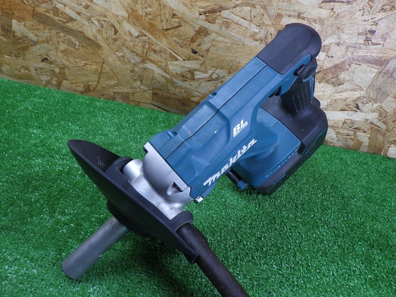 ○【未使用】makita/マキタ UT130D 充電式カクハン機 18V バッテリー+ 