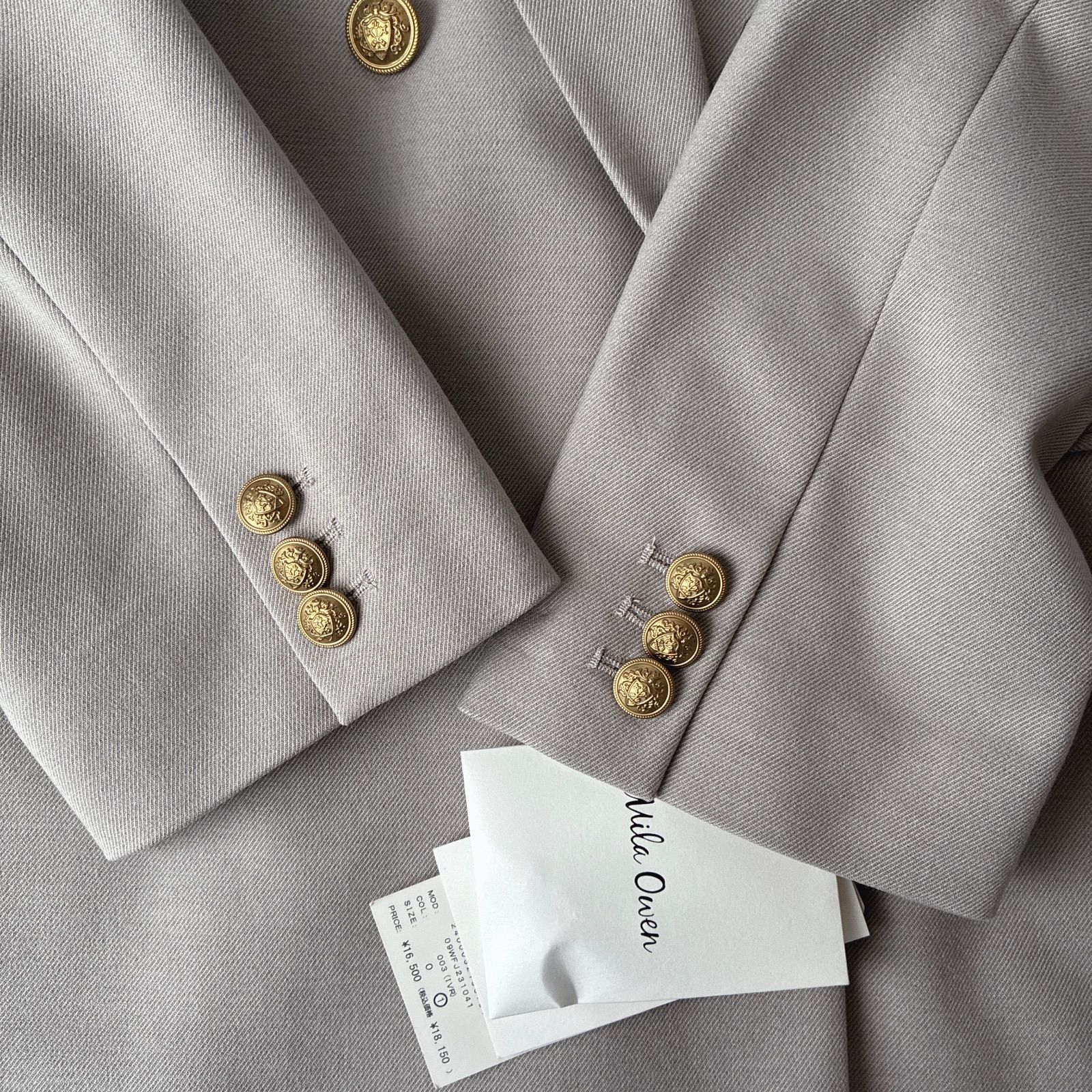 Mila Owen グレー ダブル金ボタン テーラードジャケット(新品タグ付き) タグ付✨/ 2023 / Mila Owen ミラオーウェン / 金釦ダブル ブレザー