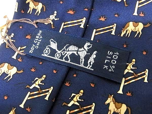 ■新品同様■ HERMES エルメス シルク100% 総柄  ジョッキー 馬 ネクタイ ビジネス 紳士 メンズ ネイビー系×マルチカラー BR1282 HERMES - □新品同様□ HERMES エルメス シルク100% 総柄 ジョッキー