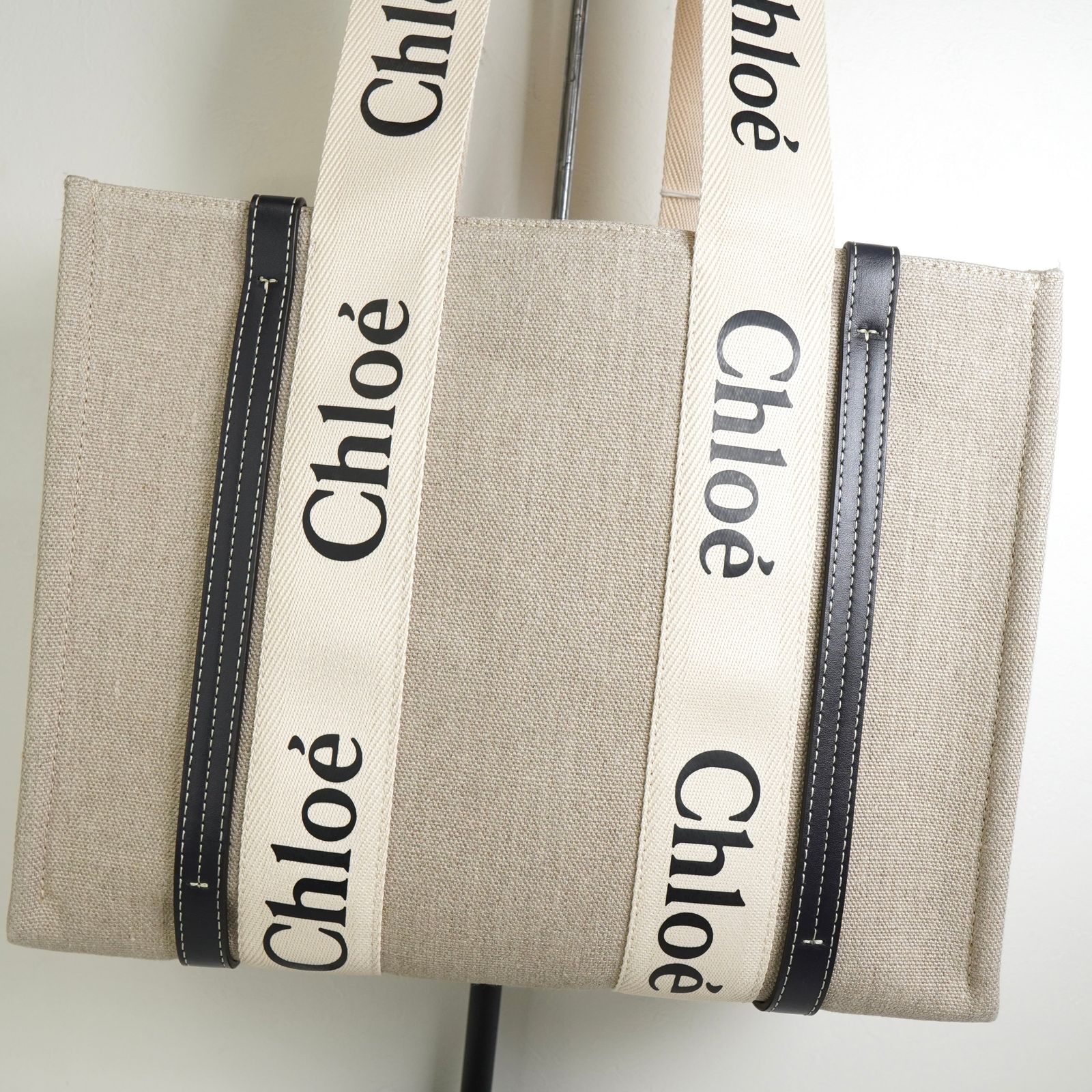 クロエ ウッディ ミディアム トートバッグ ベージュ / ブラック タグ