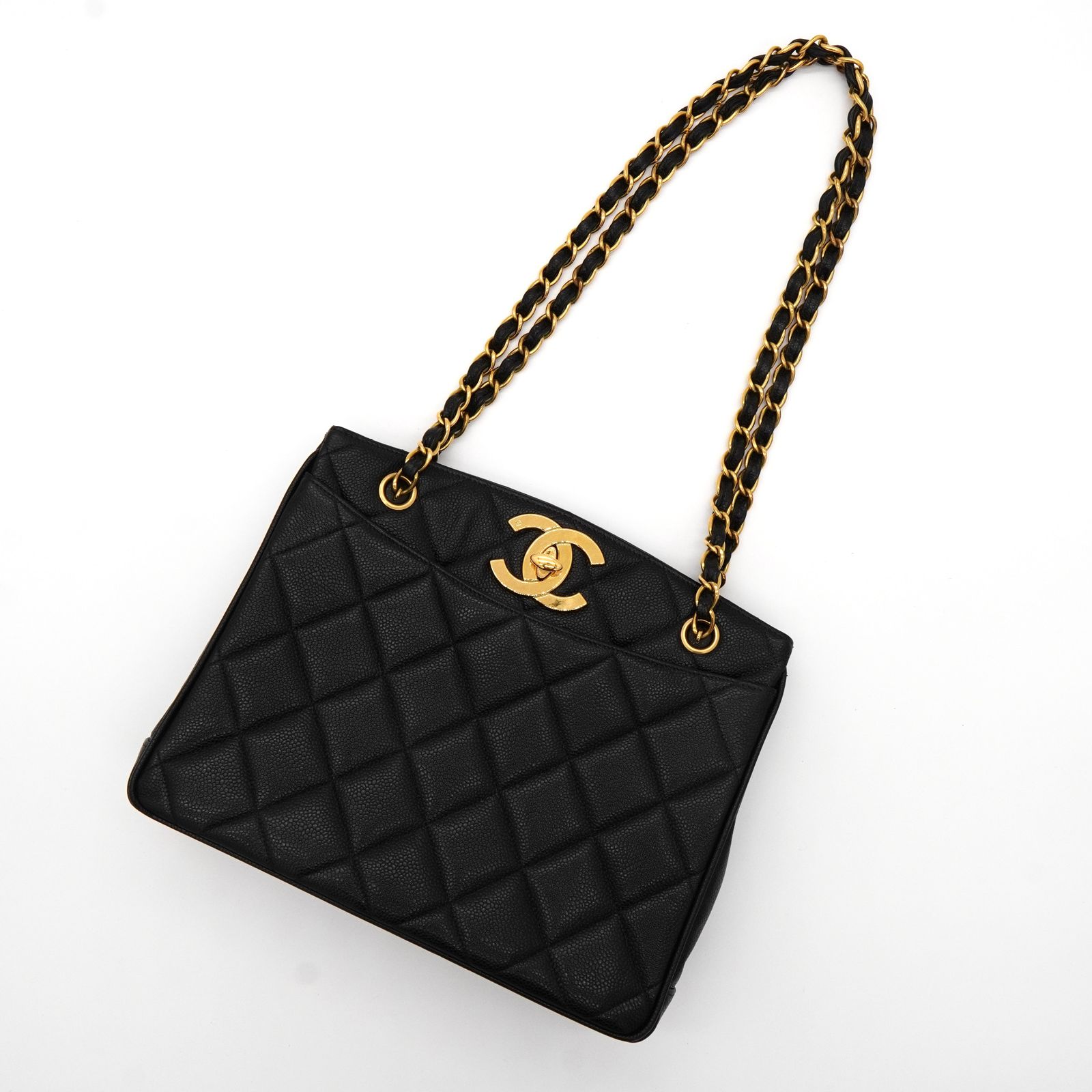 シャネル　キャビアスキン　ターンロック　ハンドトートバッグ　ブラック シャネル CHANEL ターンロック バーティカルトート 5番台 ブラック