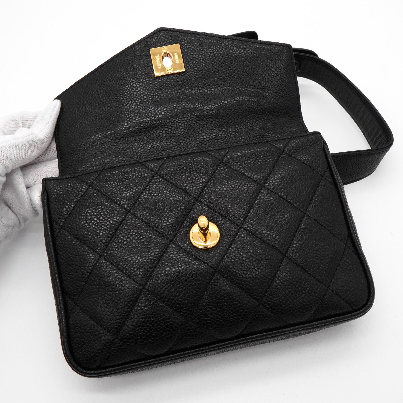 美品 シャネル ウエストポーチ マトラッセ ココマーク ターンロック ブラック シャネル ココマーク ターンロック キャビアスキン ウエストポーチ