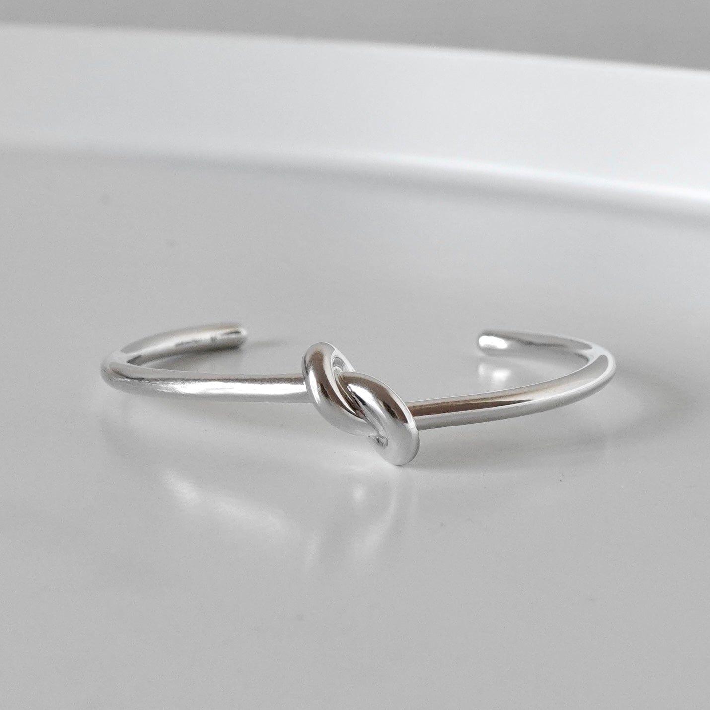 セリーヌ ノット シルバー ブレスレット バングル レディース 箱付き