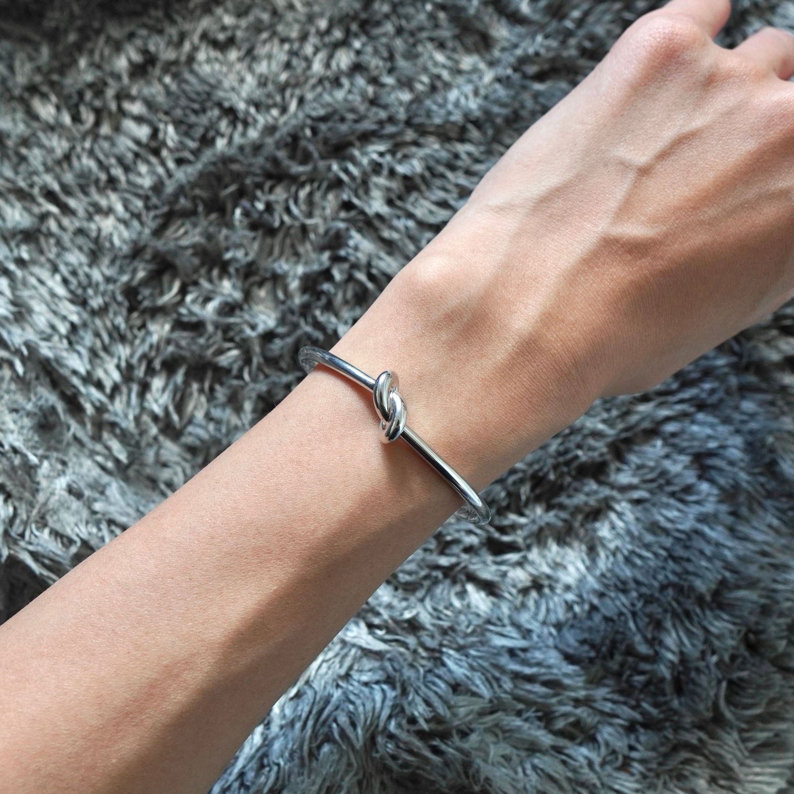 セリーヌ ノット シルバー ブレスレット バングル レディース 箱付き