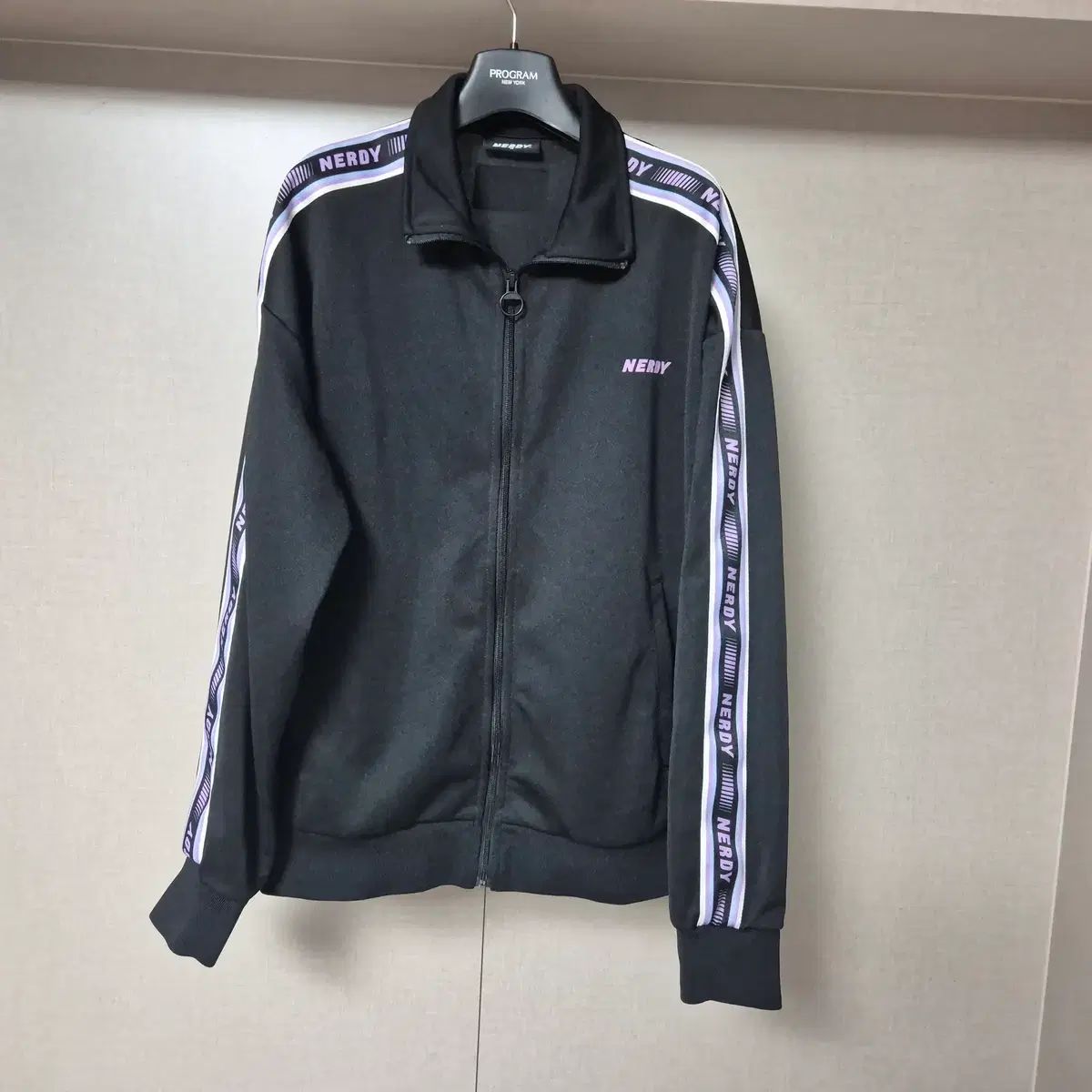 M)ノルディ NERDY メンズ ロゴ テープ トラック トップ ブラック