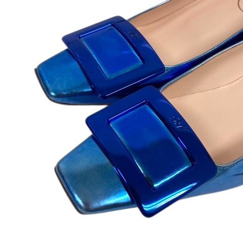 Roger Vivier ロジェヴィヴィエヴァラ エナメル チャンキーヒール　青 ロジェヴィヴィエ ROGER VIVIER パンプス シューズ エナメル バックル