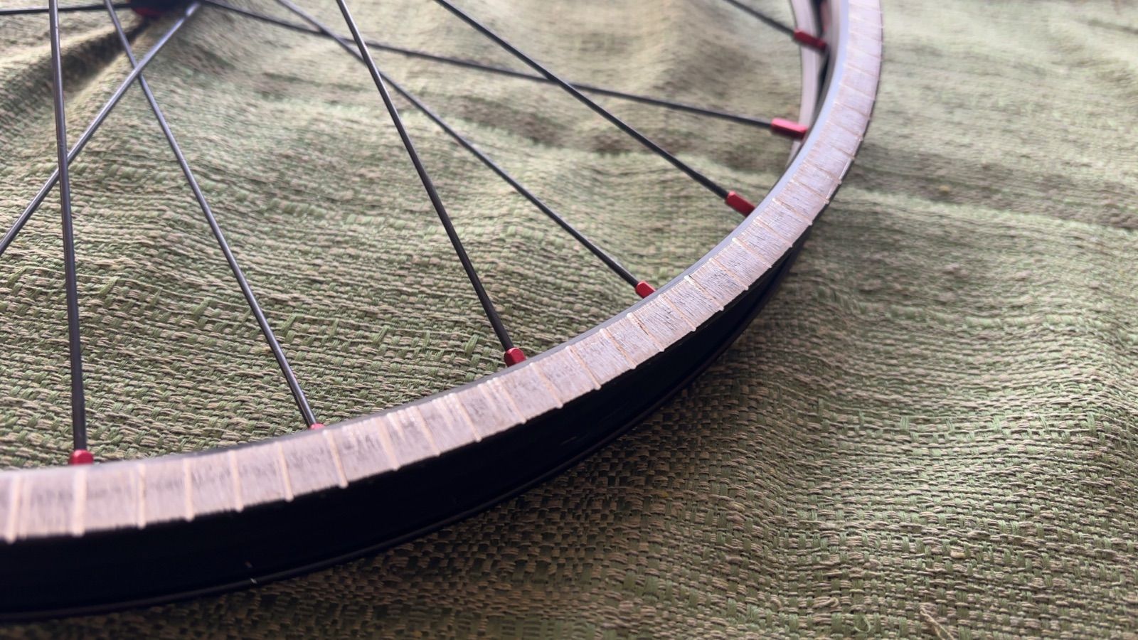 フロントホイール(リムブレーキ用）20インチ - メルカリ