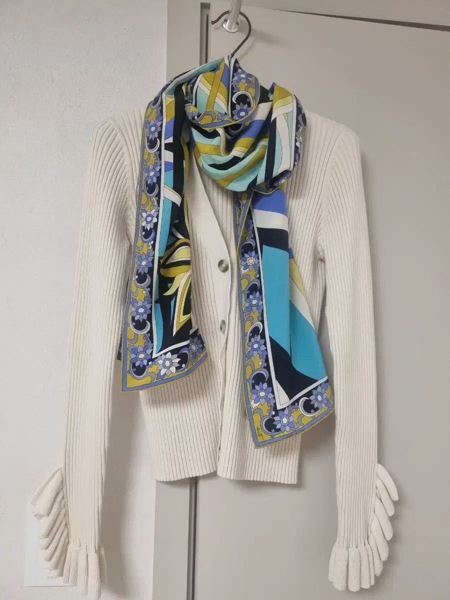 正規品 エミリオ・プッチ シルクスカーフ（価値・希少性良好） - メルカリ