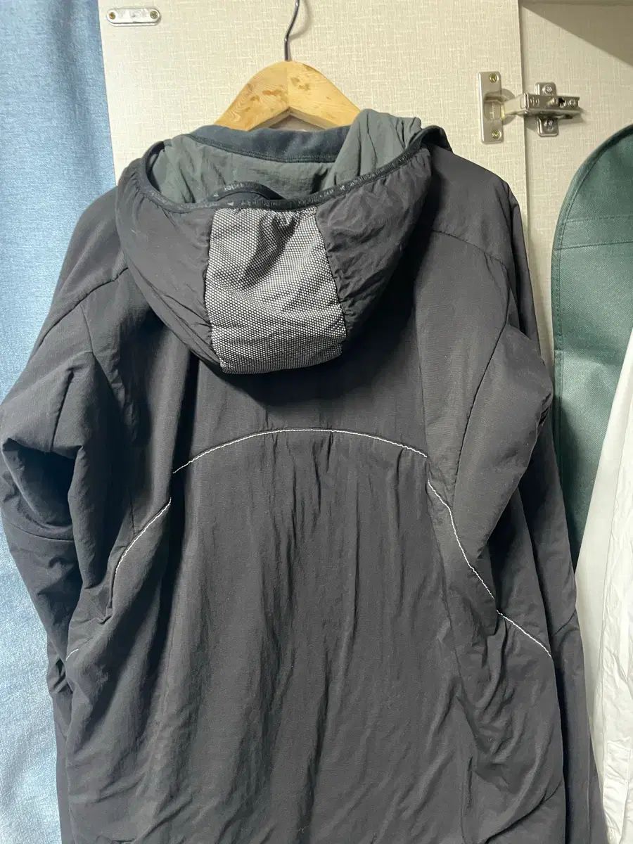 wander アルファエアWHOフーディ