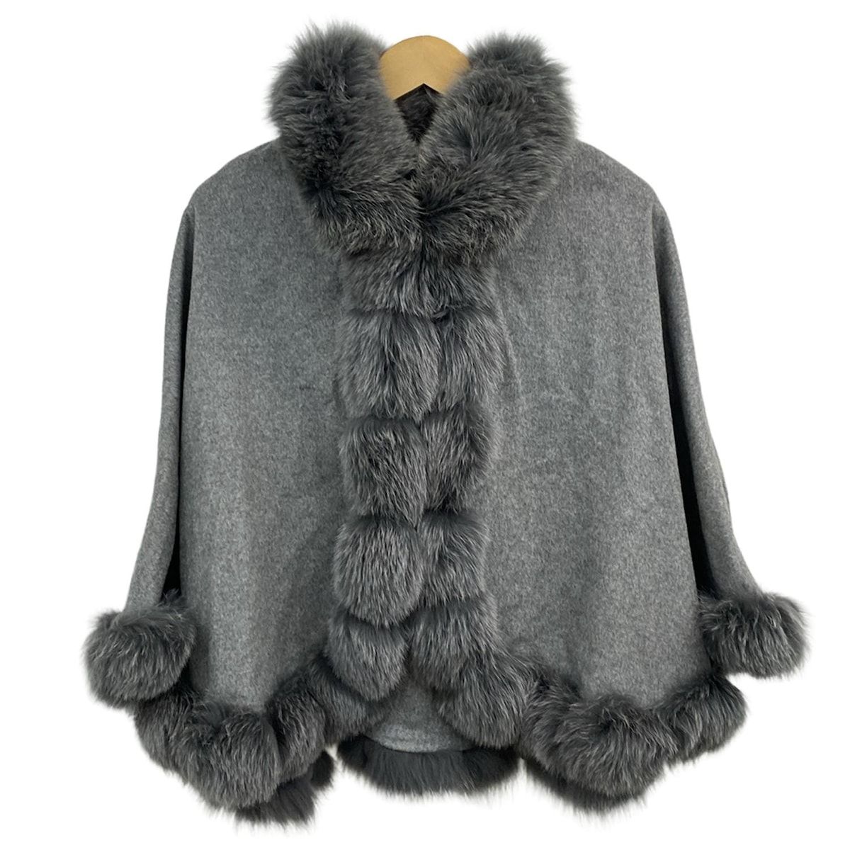 SAGAFURS(サガファー) ポンチョ サイズM-L レディース美品 - グレー