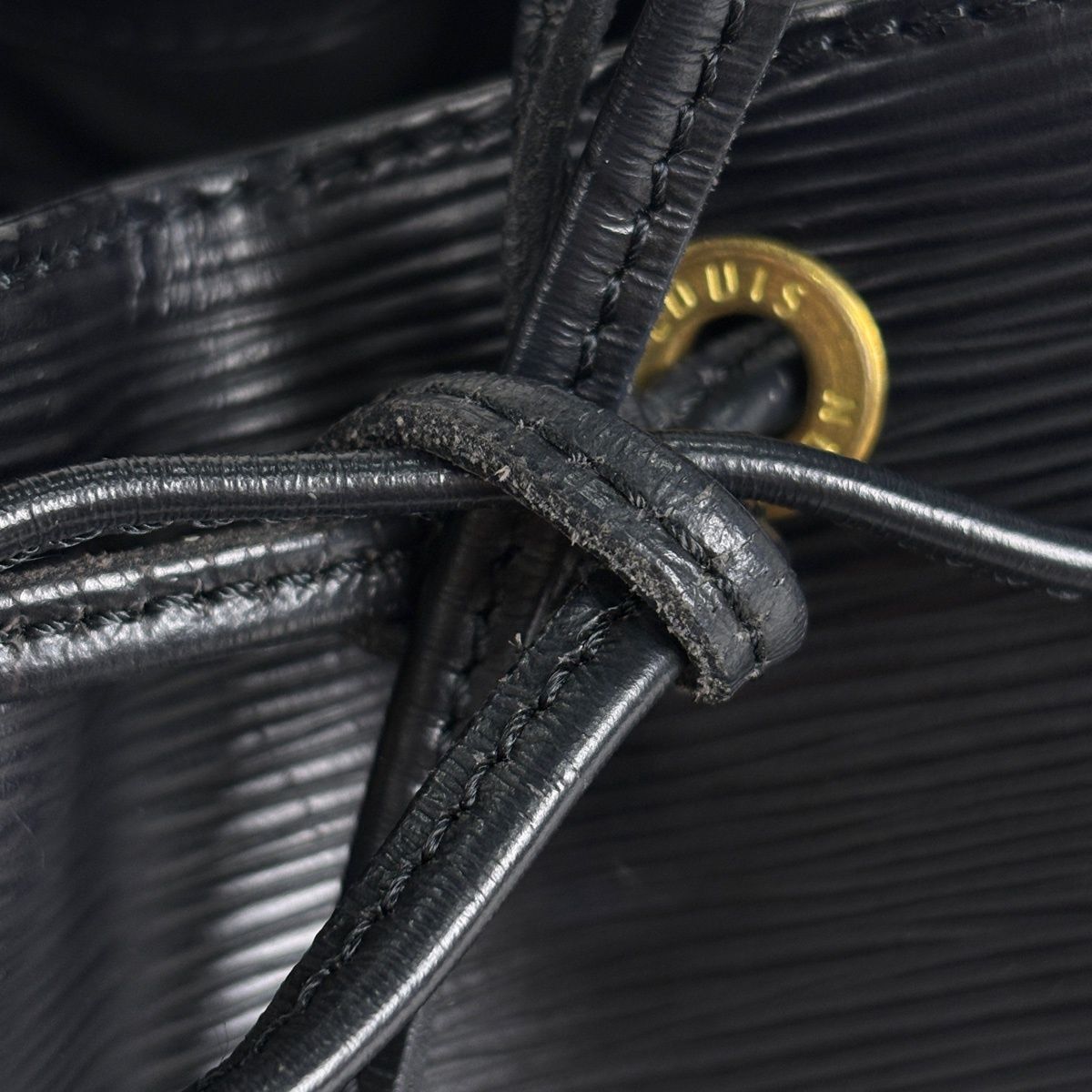 ルイヴィトン エピ プチノエ 巾着 ショルダーバッグ 黒 M44102 楽天市場】LOUIS VUITTON ルイ ヴィトン エピ プチノエ 巾着