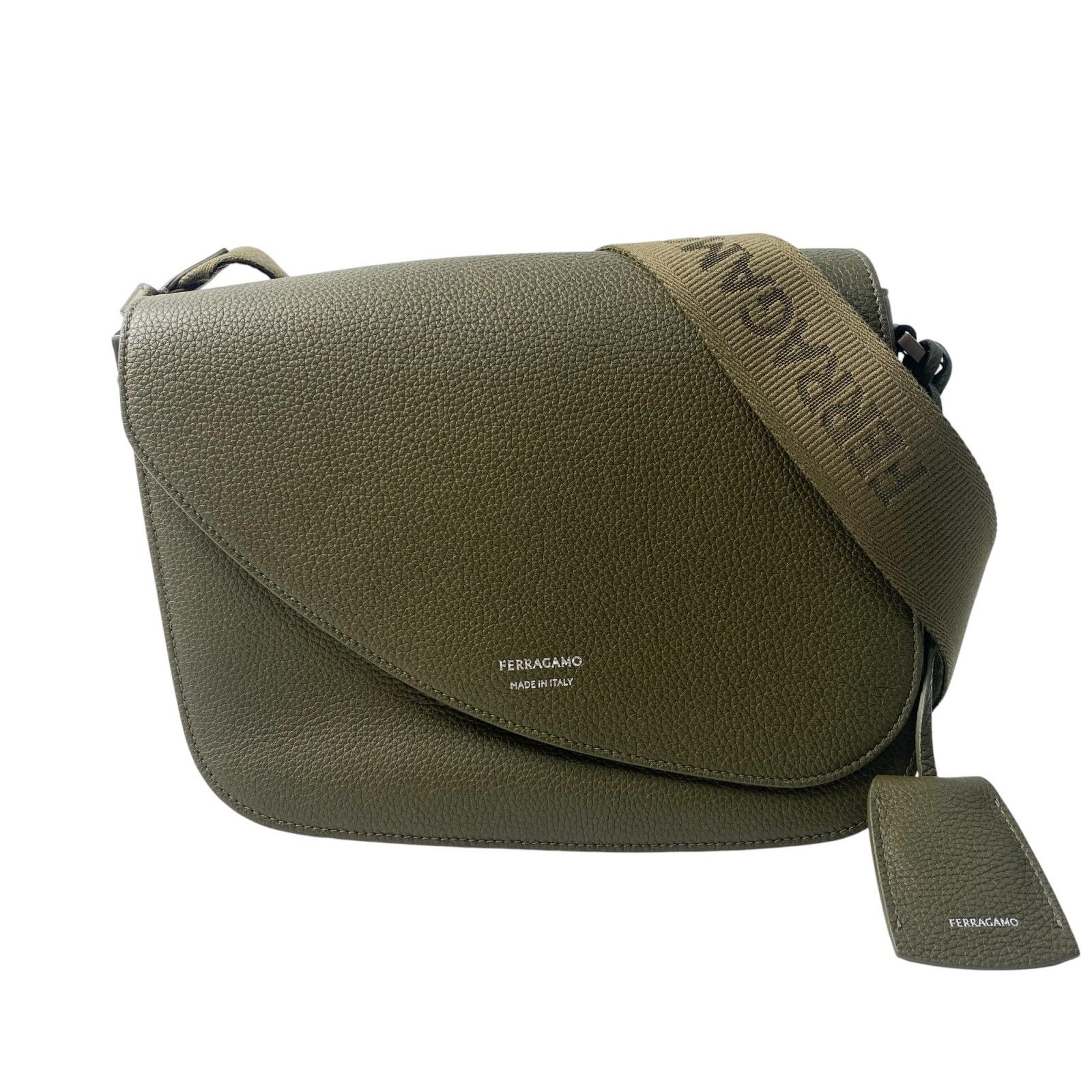 美品 フェラガモ Ferragamo フィアマ Fiamma ショルダーバッグ 斜 