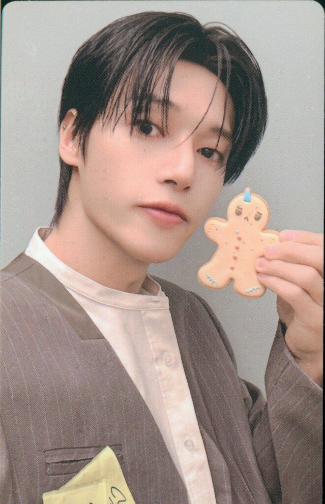 ATEEZ 封入 WOOYOUNG 2026 SEASON'S GREETINGS - メルカリ