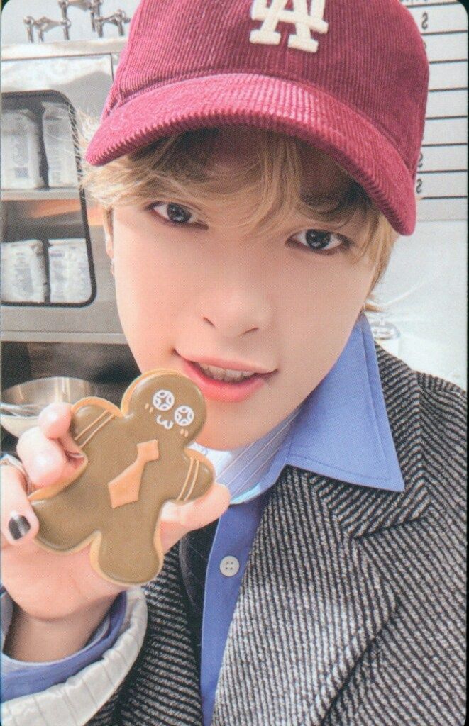 アイドル ATEEZ 2026 SEASON'S GREETINGS HONGJOONG ATEEZ 封入 HONGJOONG 2026 SEASON'S GREETINGS - メルカリ