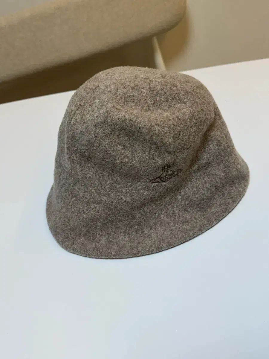 VIVIENNE Westwoodウール100% ベージュ&カーキ ハット Vivienne