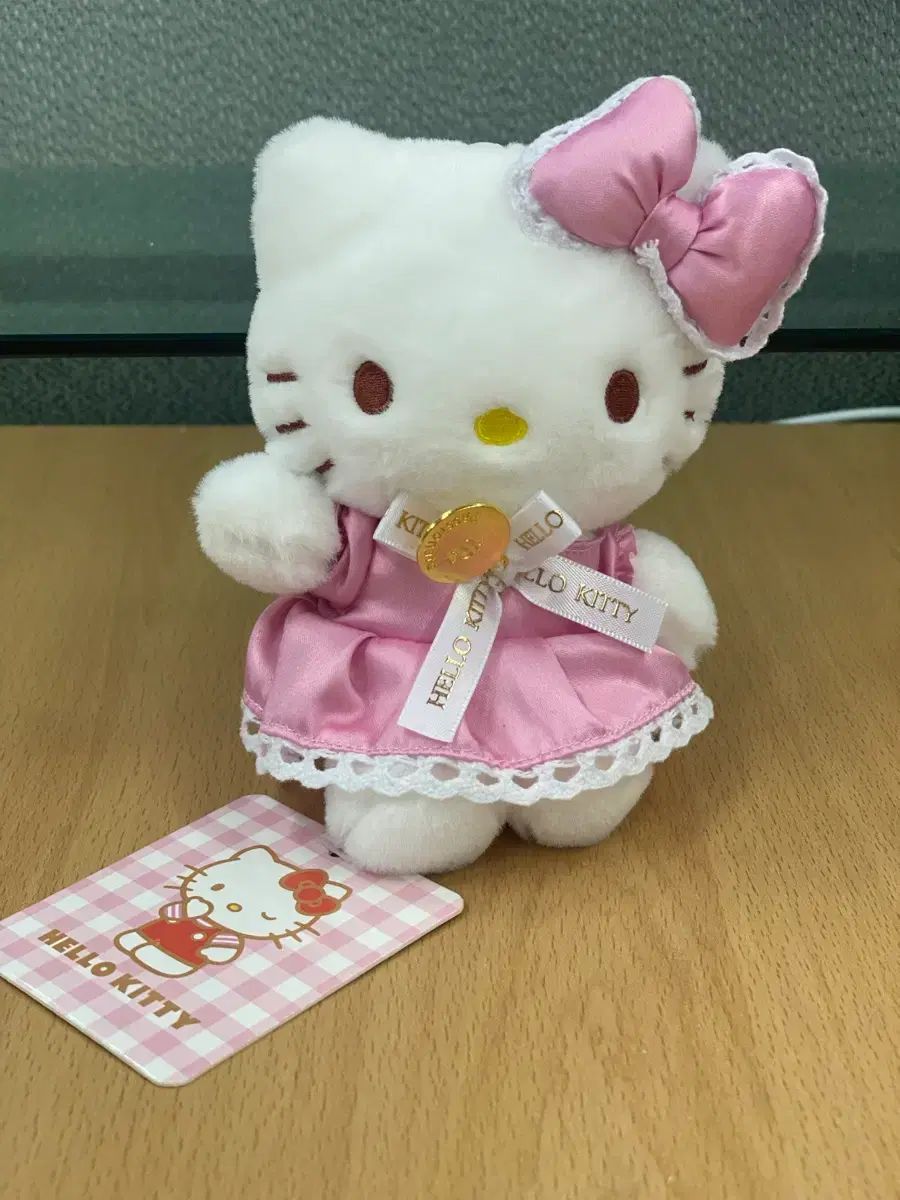 サンリオ　ピンクドレス　キティ　ぬいぐるみ ハローキティ ピンクドレス ぬいぐるみ キティちゃん 限定 ドレス